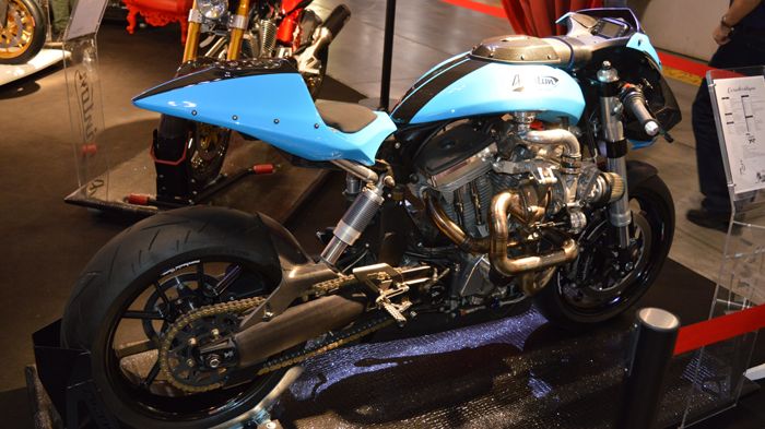 Τουρμπάτο δικύλινδρο V 1.647 κυβικών στημένο για πίστα - τι να μη μας αρέσει δηλαδή;